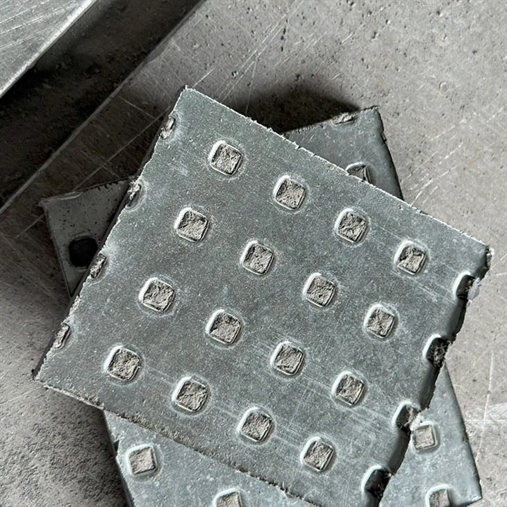 Kuphulika kwa Zitsulo Zambura Zimbiri - Mbale Yakukhozga